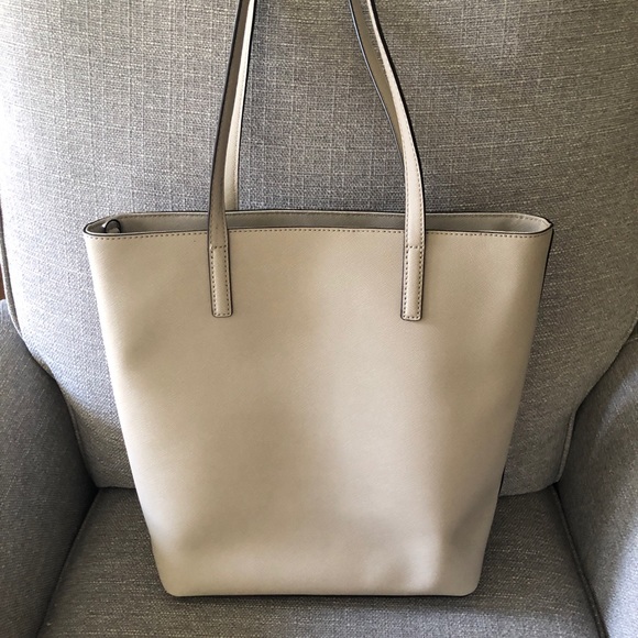Michael Kors Haley Tote - Picture 2 of 4